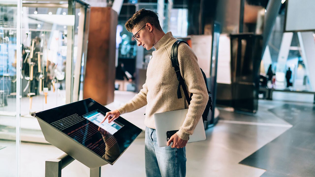 LED Screen Rental Services Dubai | Indoor & Outdoor LED Display Hire UAE 25 Wayfinding & Digital Signage Solutions